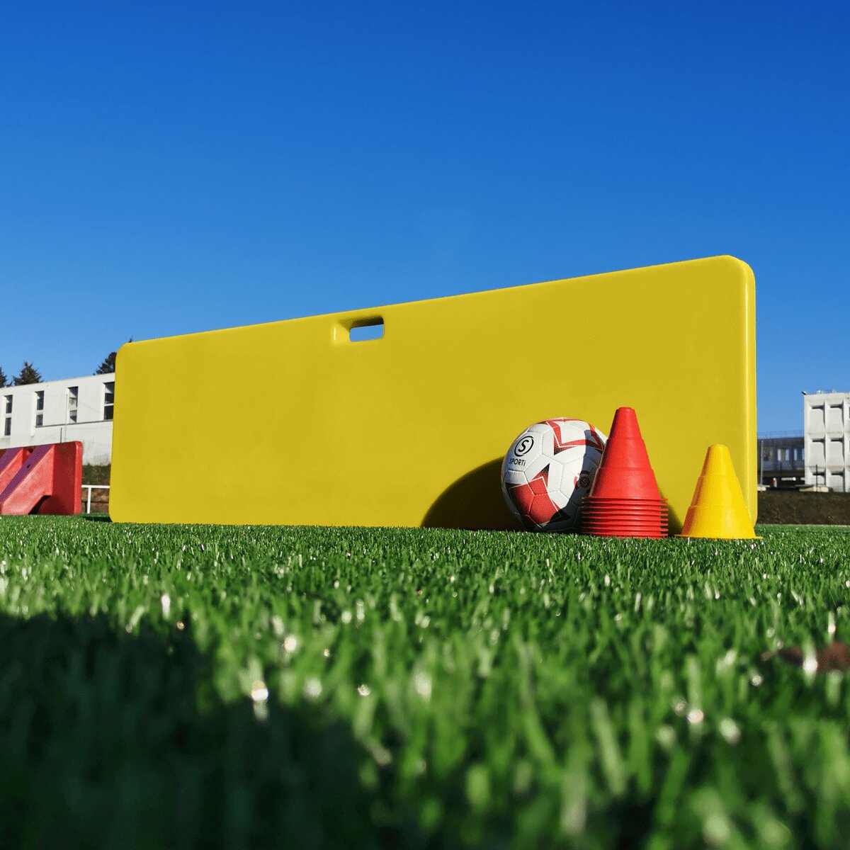 PLANCHE À REBONDS DE FOOTBALL