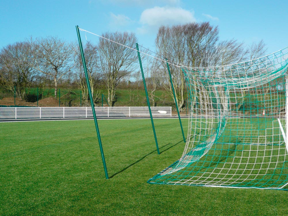 JEU DE 4 MATS ARRIERES POUR BUTS DE FOOTBALL A 8 - METALUPLAST