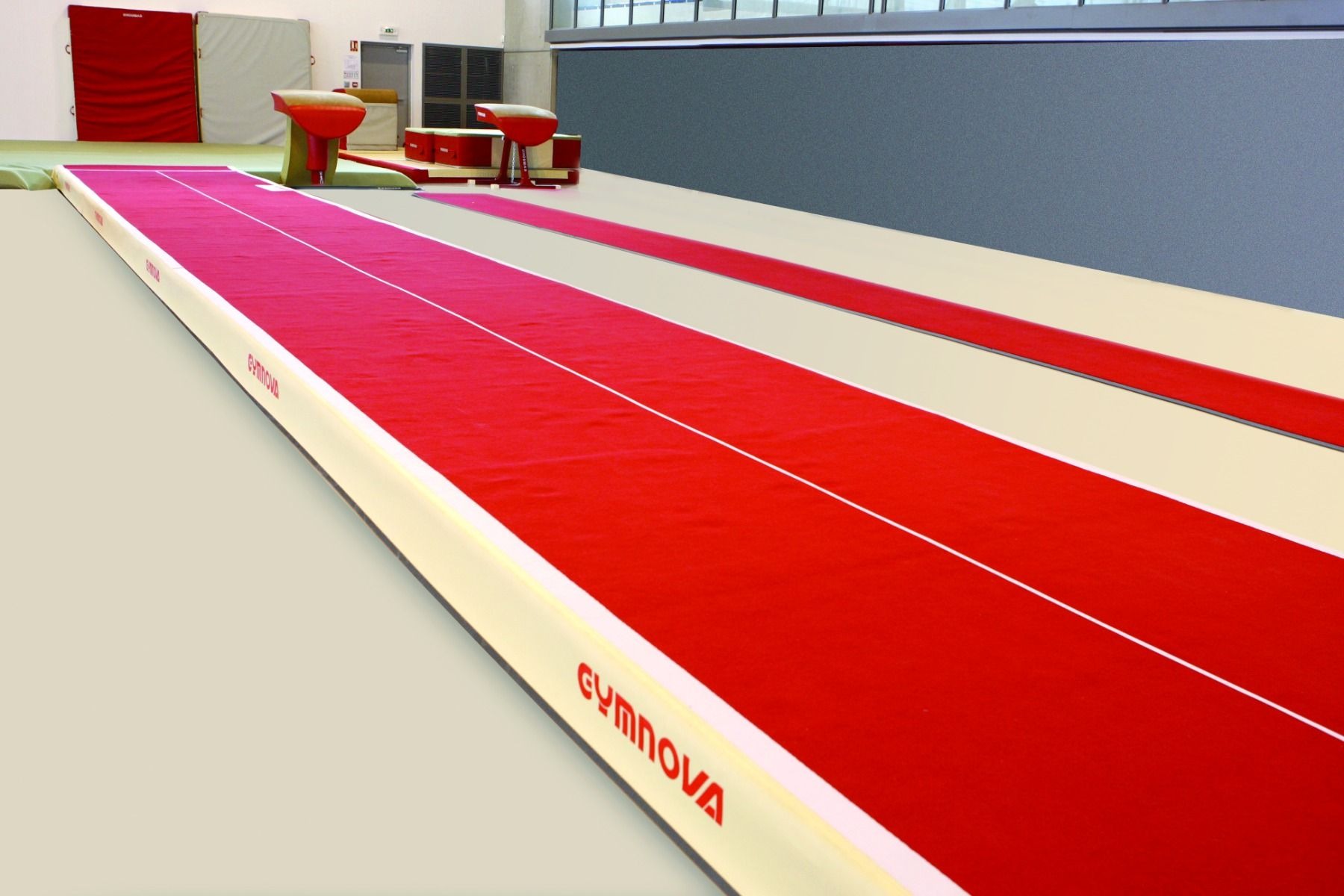 PISTE D’ACROBATIE « ACROFLEX » REGLABLE EN ELASTICITE - 6X2M - GYMNOVA