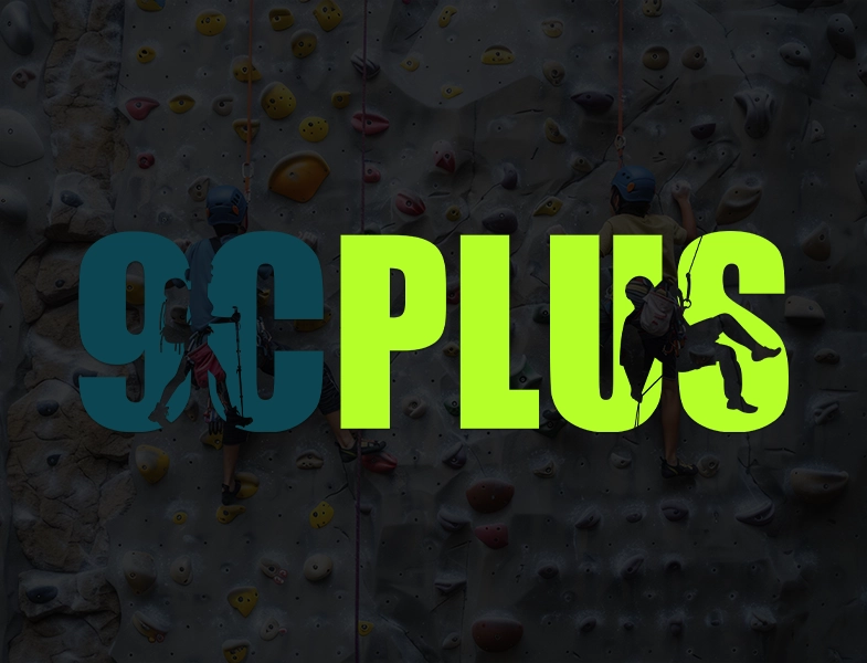 Escalade et verticalité : équipez vos grimpeurs avec notre marque spécialisée 9C+