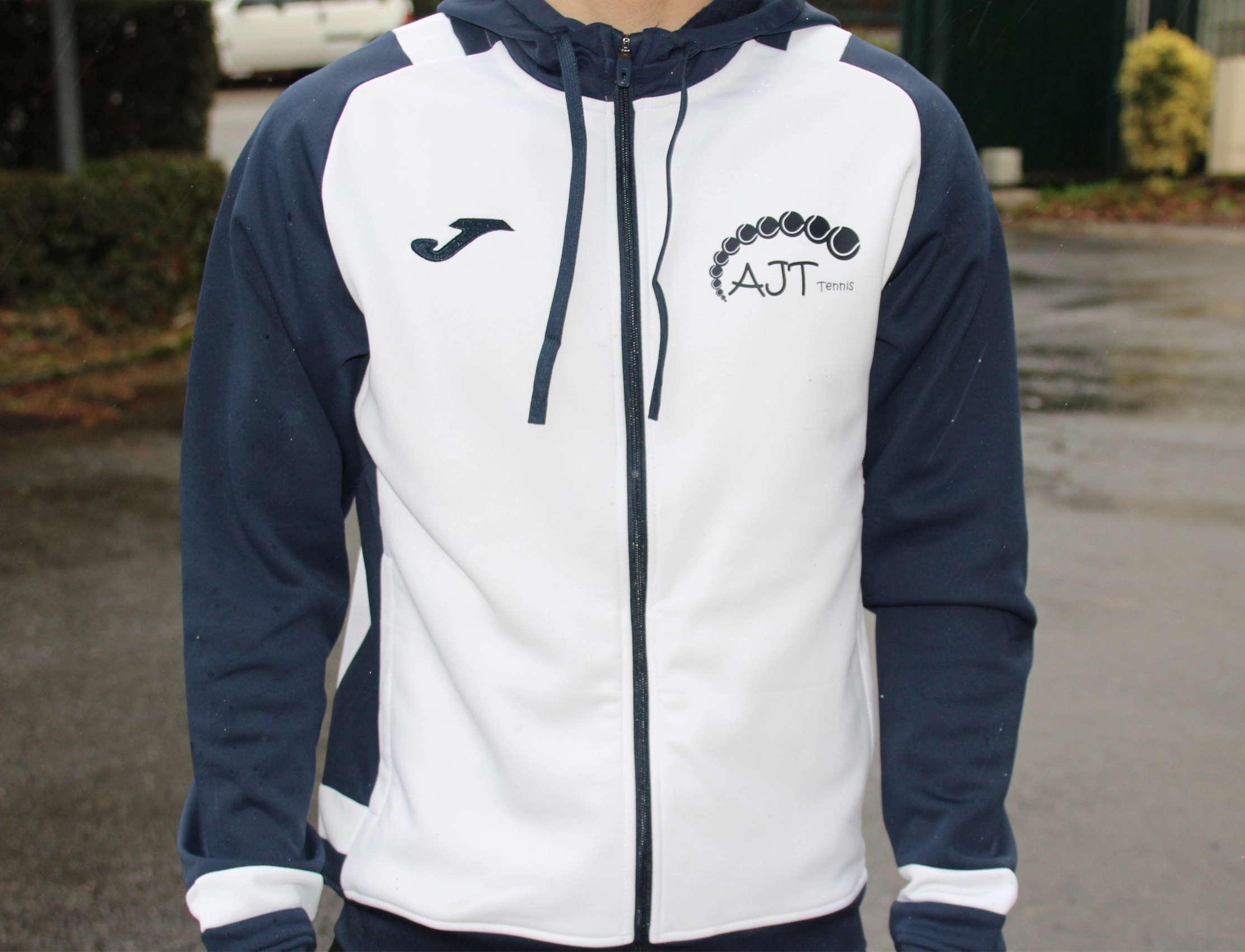 Personnalisation textile JOMA : identité, visibilité et cohérence